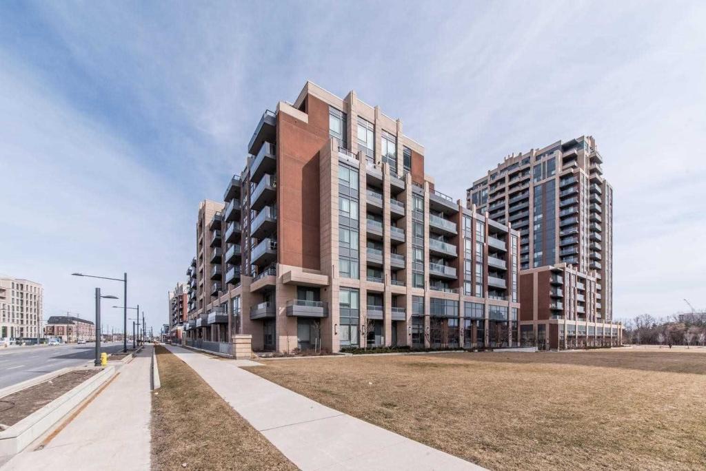 28 Uptown Drive