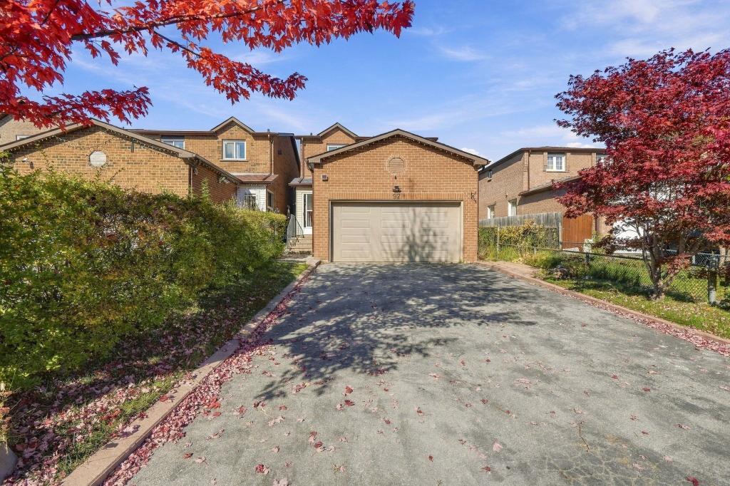 97 Tangmere Crescent