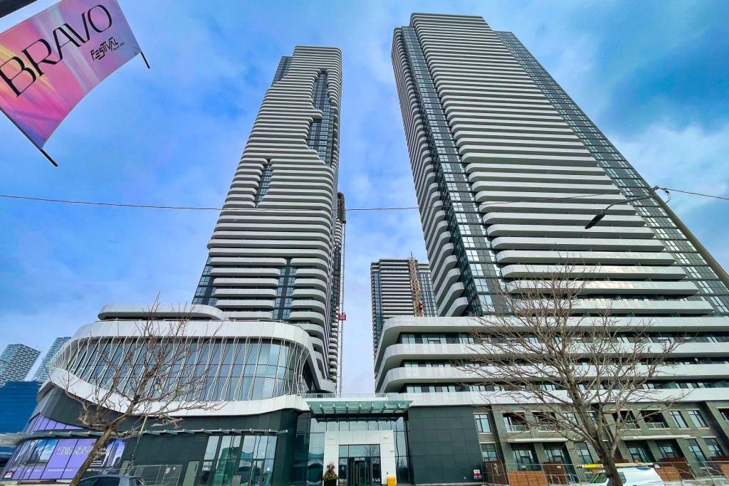 225 Commerce Street