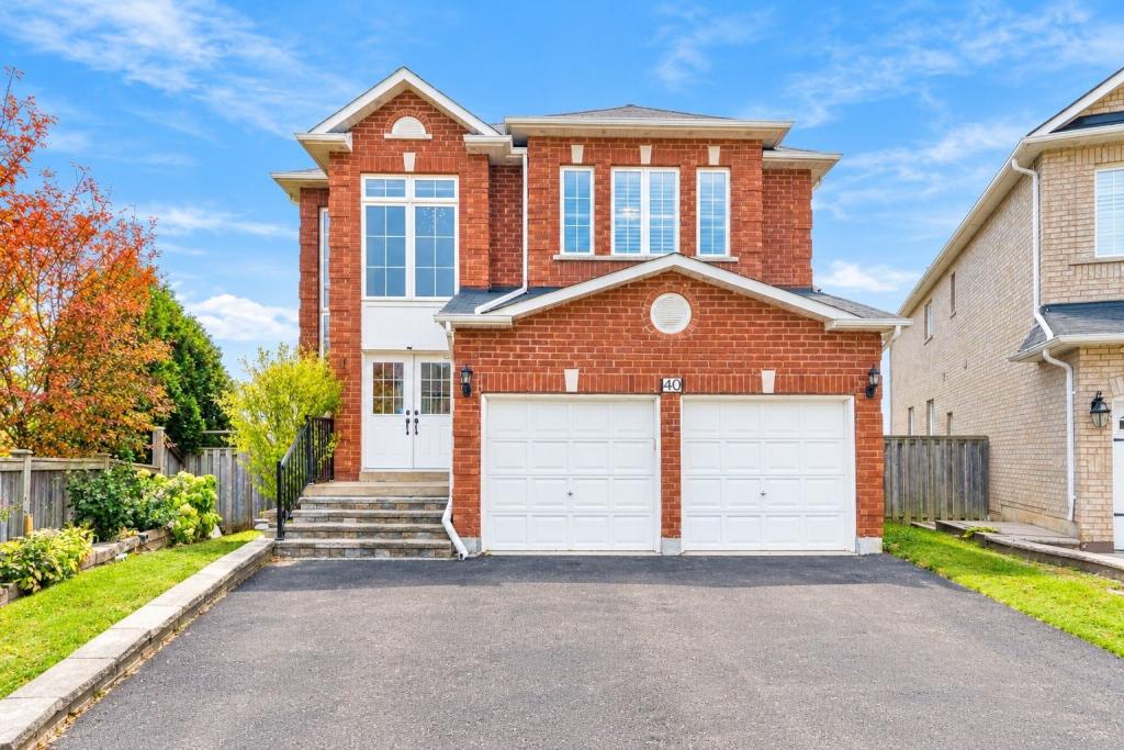 40 Ann Louise Crescent