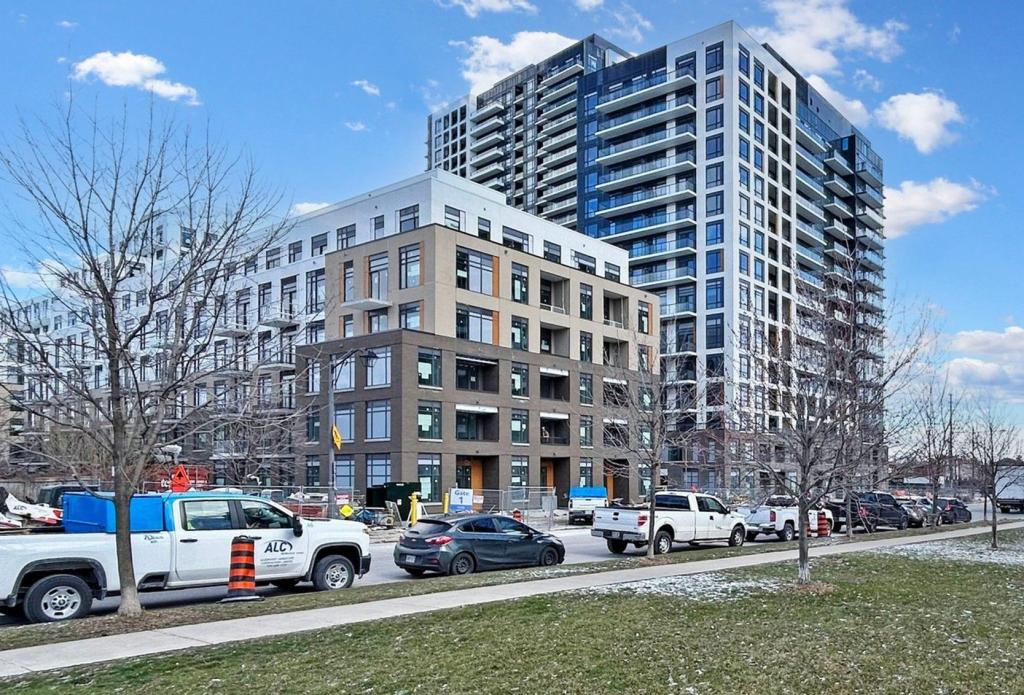 7950 Bathurst Street