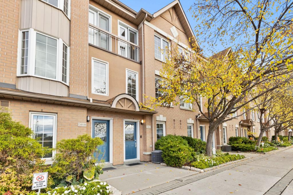 11-210 Manitoba Street, Toronto