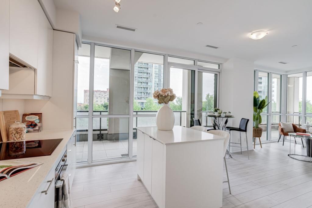 308-30 Elm Drive West, Mississauga