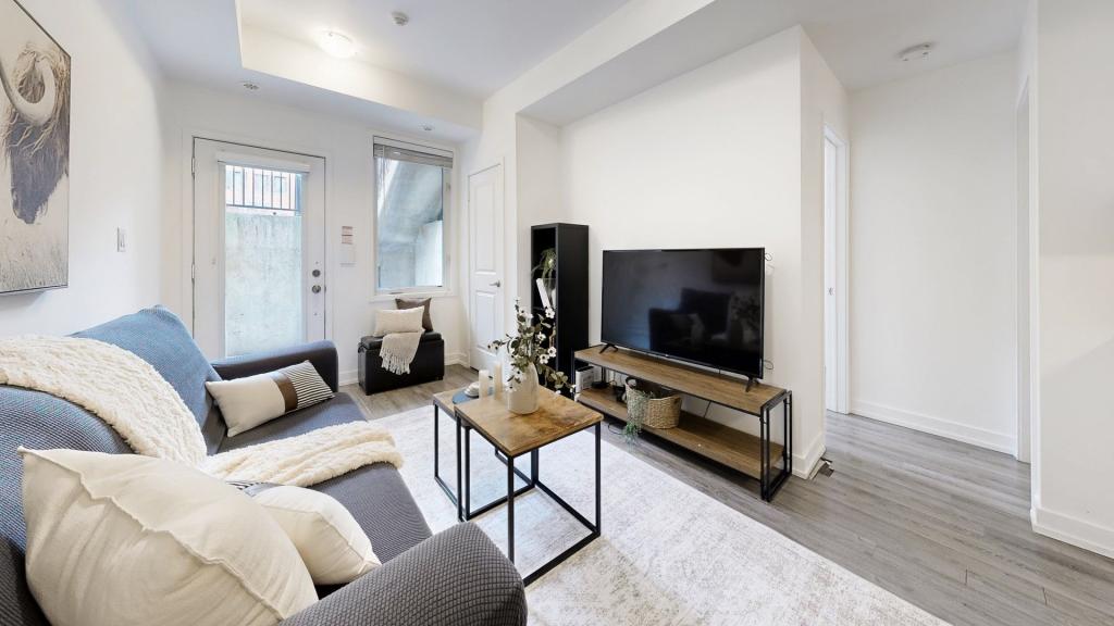 1B-867 Wilson Avenue, Toronto
