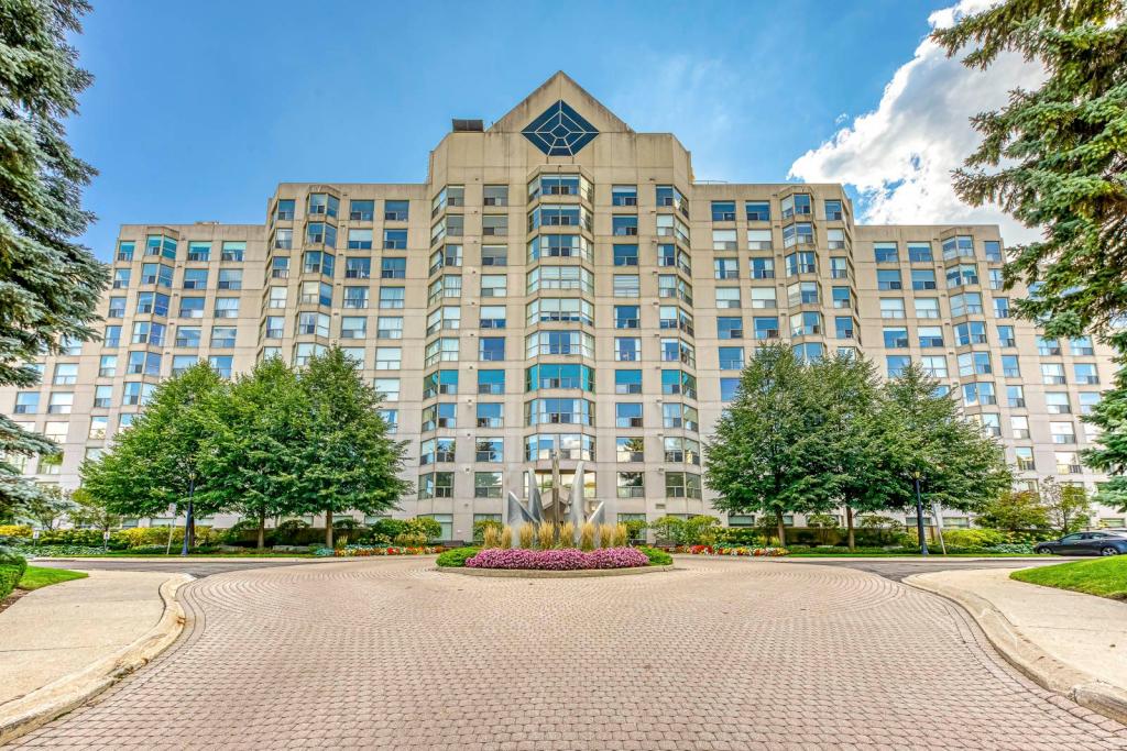 613-1700 The Collegeway, Mississauga