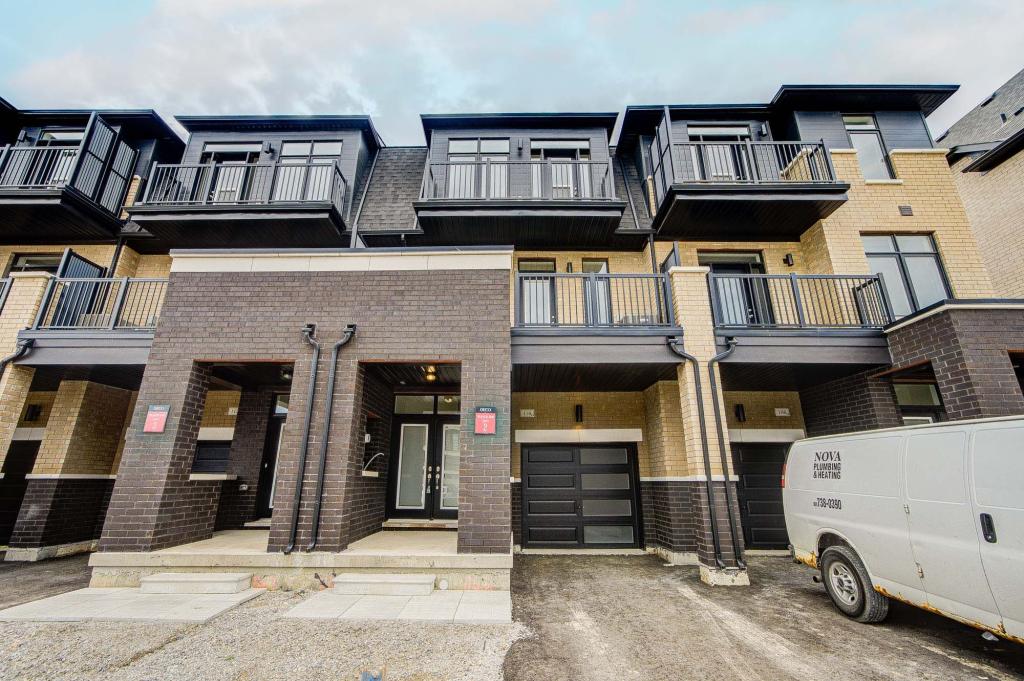 110 Arnold Circle, Brampton