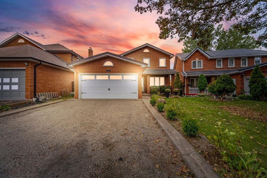 129 Bankview Circle, Toronto