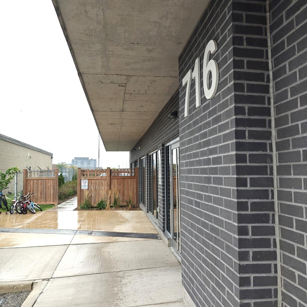 716 Main Street East