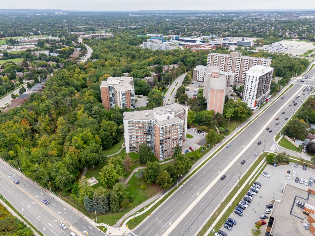 804-1230 Marlborough Court, Oakville