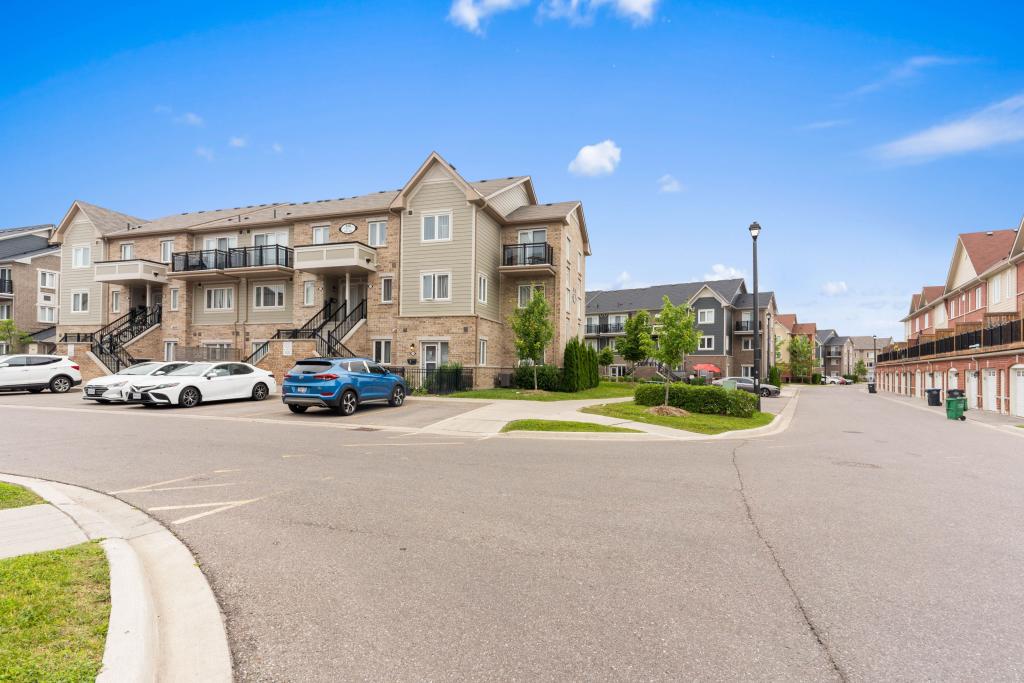 312-250 Sunny Meadow Boulevard, Brampton