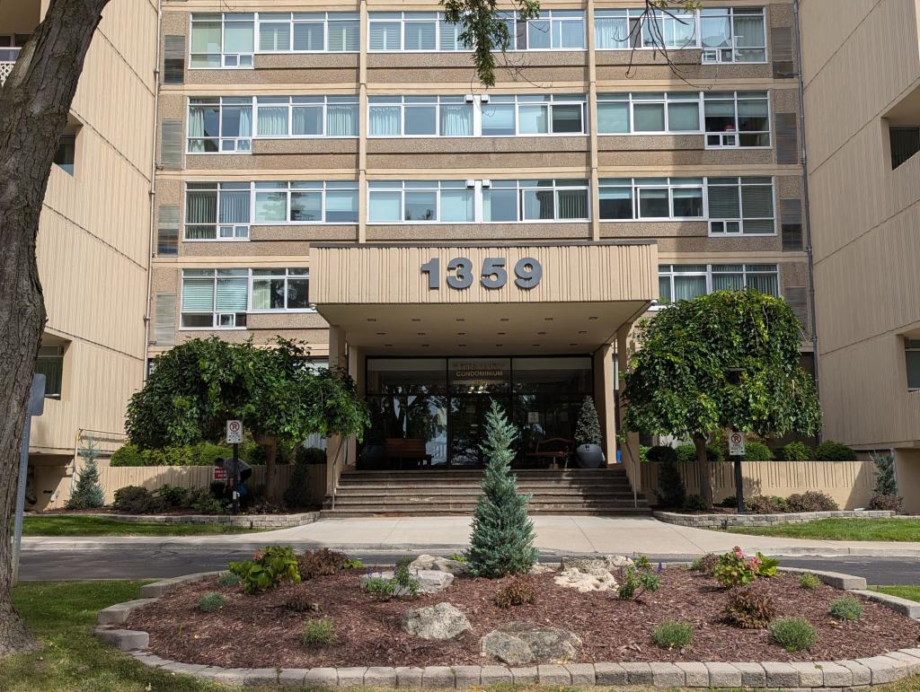 306-1359 White Oaks Boulevard, Oakville