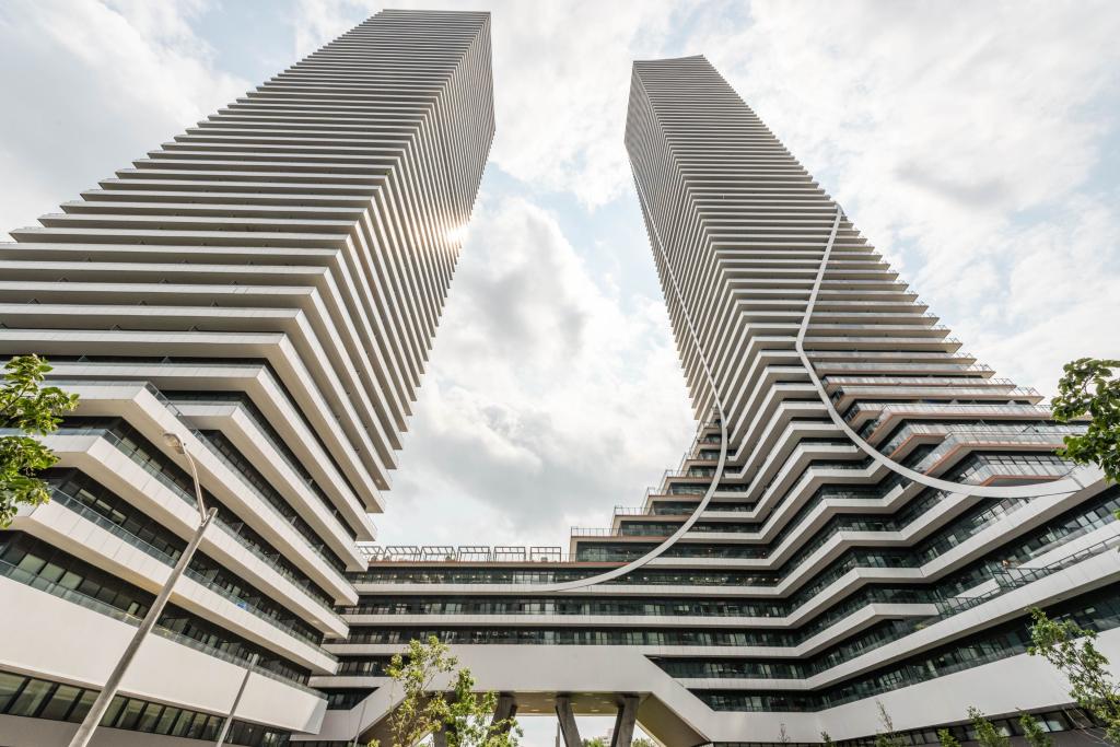 4208-20 Shore Breeze Drive, Toronto