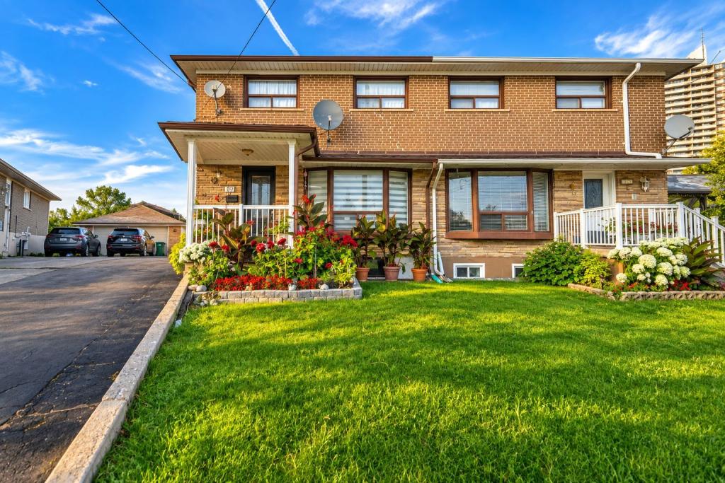 57 Lindylou Road, Toronto