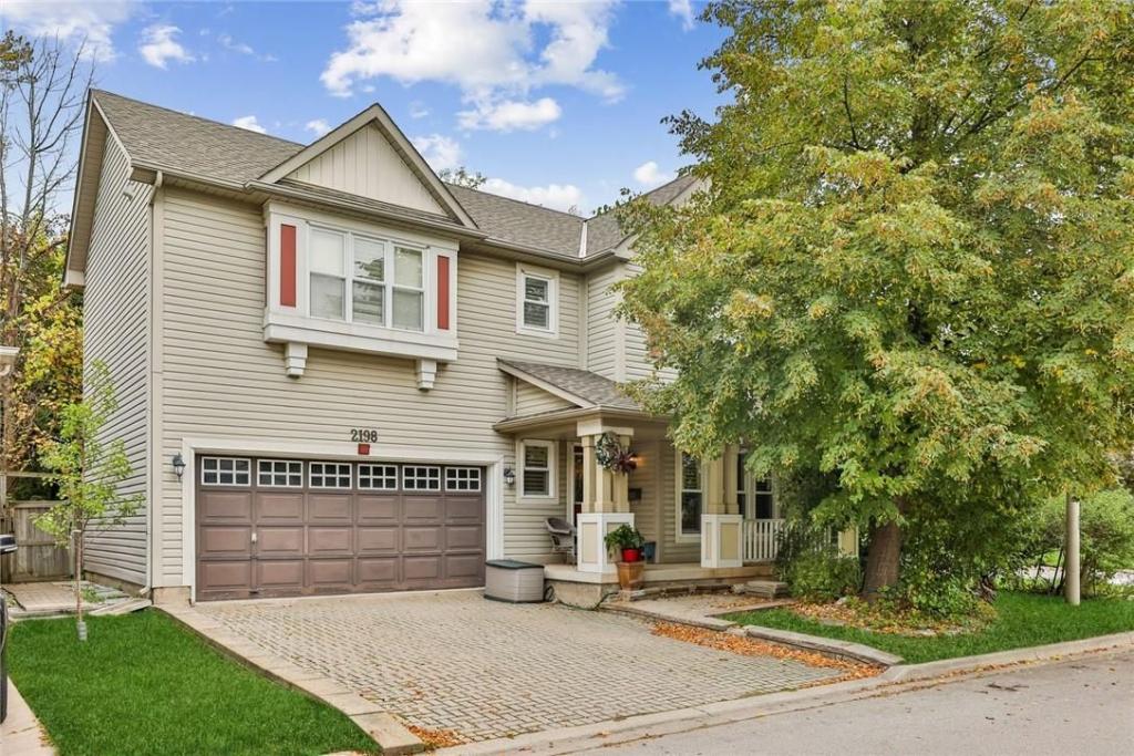 2198 Woodglen Crescent