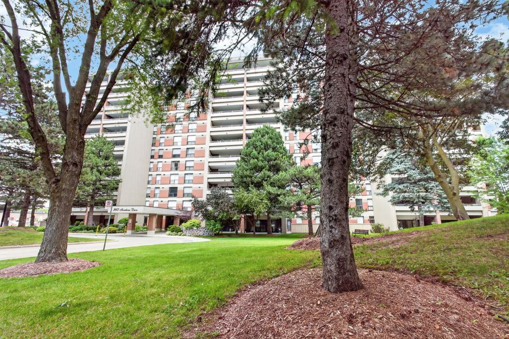504-965 Inverhouse Drive, Mississauga