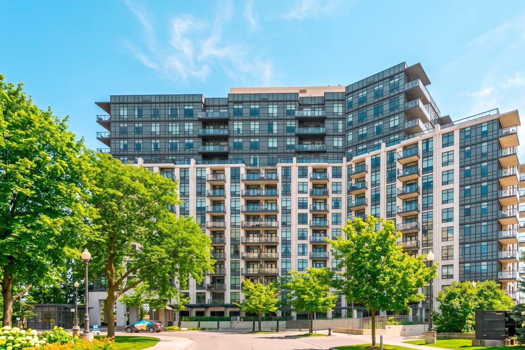 1301-1135 Royal York Road, Toronto