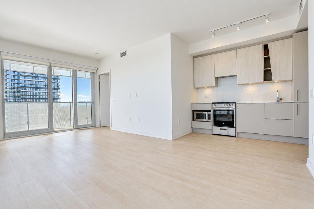 3900 Confederation Parkway