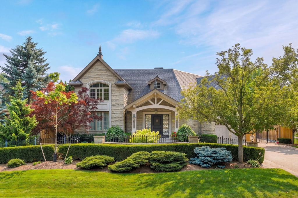 70 Shorewood Place