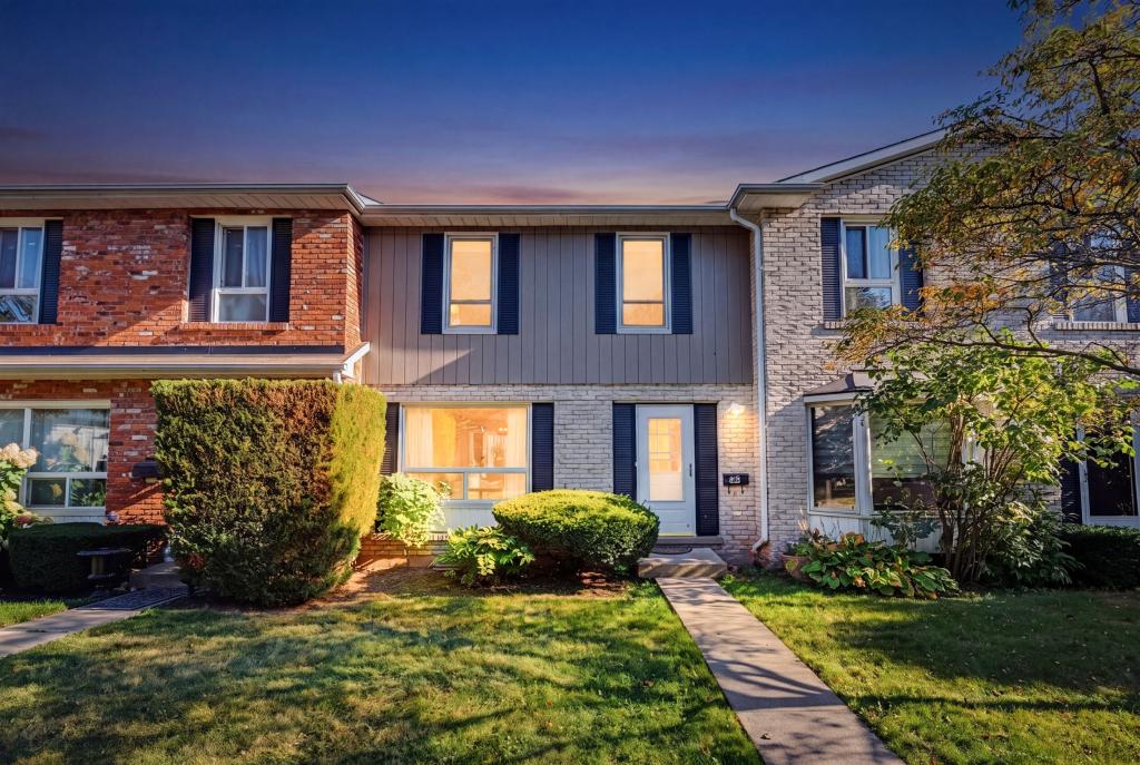 54-5475 Lakeshore Unit Road, Burlington