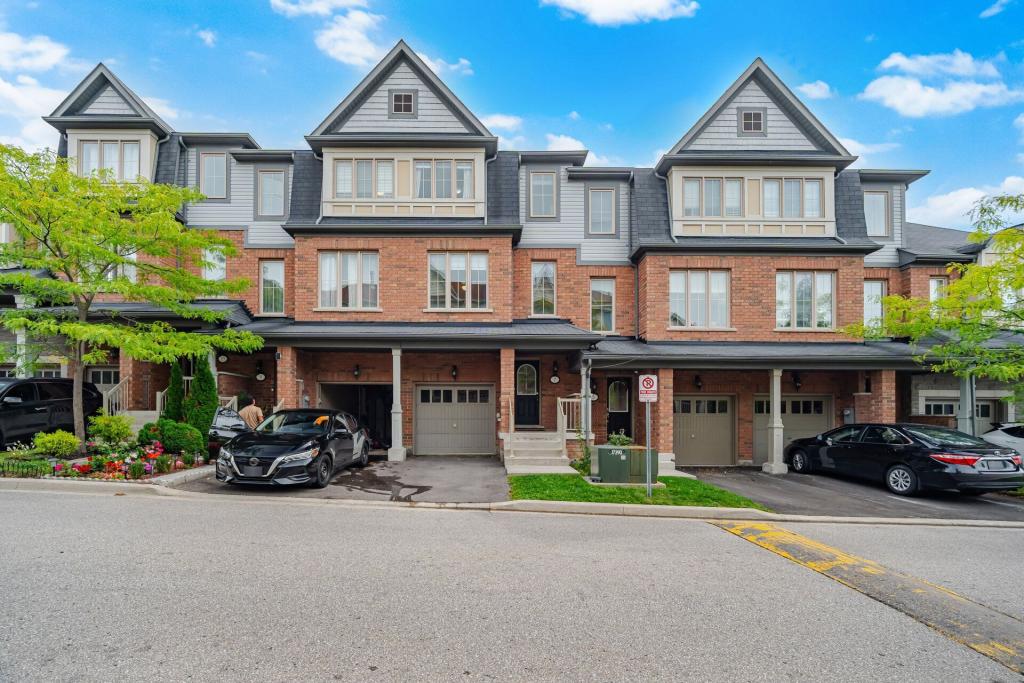 42-7 Cedar Lake Crescent, Brampton
