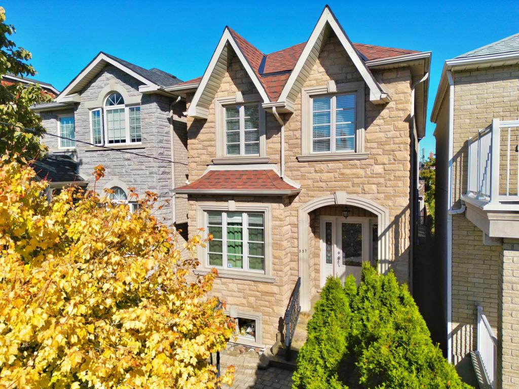 357 Bartlett Avenue North