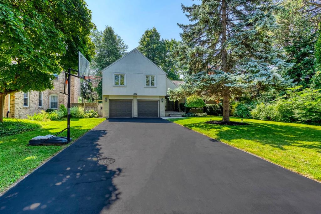 2234 Bennington Gate, Oakville