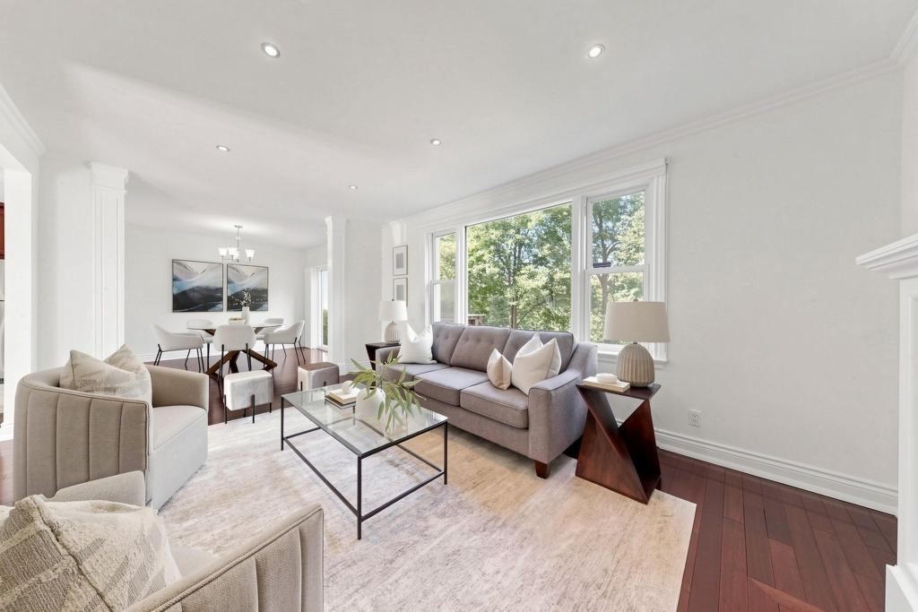 19 Riverview Heights, Toronto
