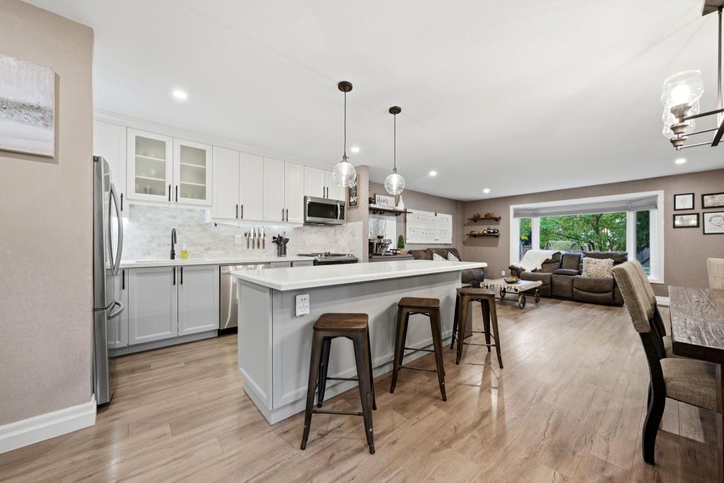 2324 Coldstream Drive, Burlington