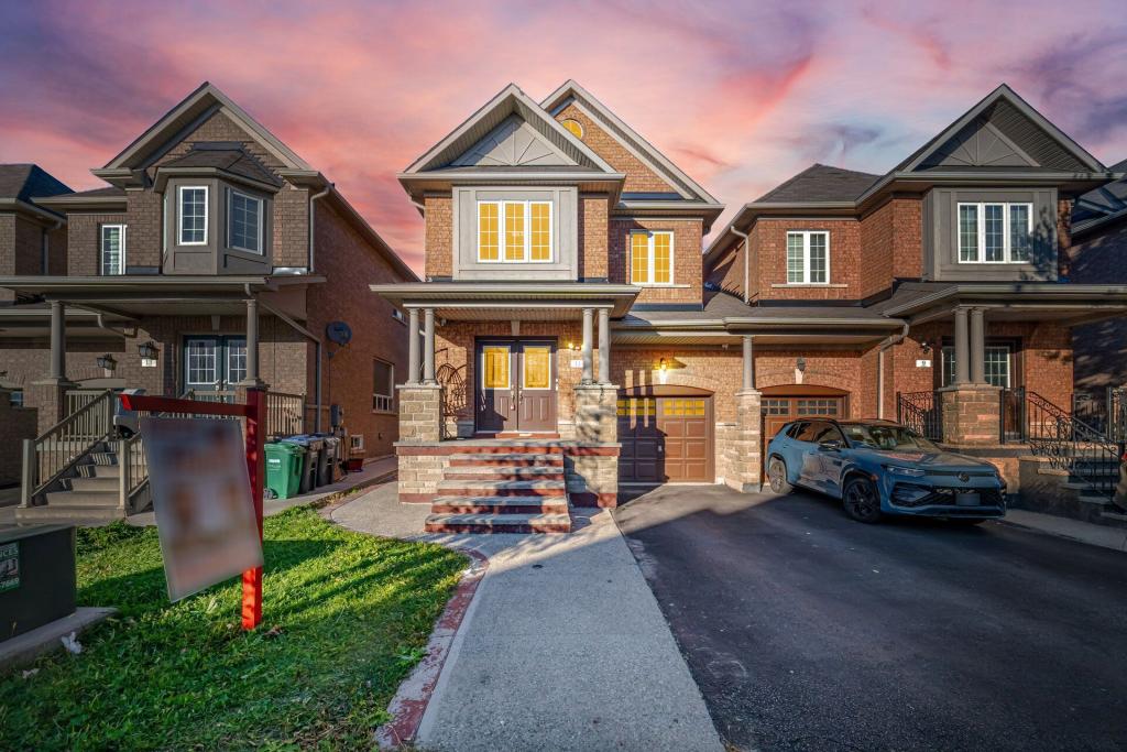 11 Peachill Court, Brampton
