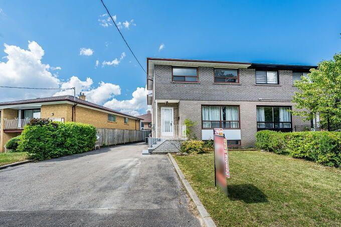 3 Clayhall Crescent, Toronto