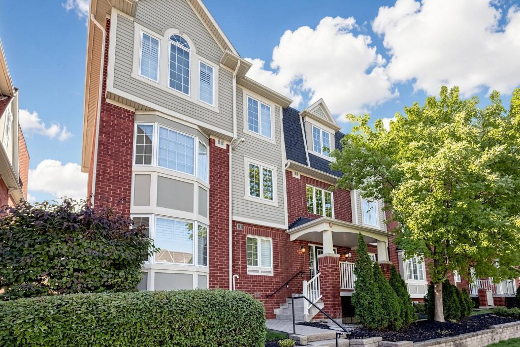 1-608 Shoreline Drive, Mississauga